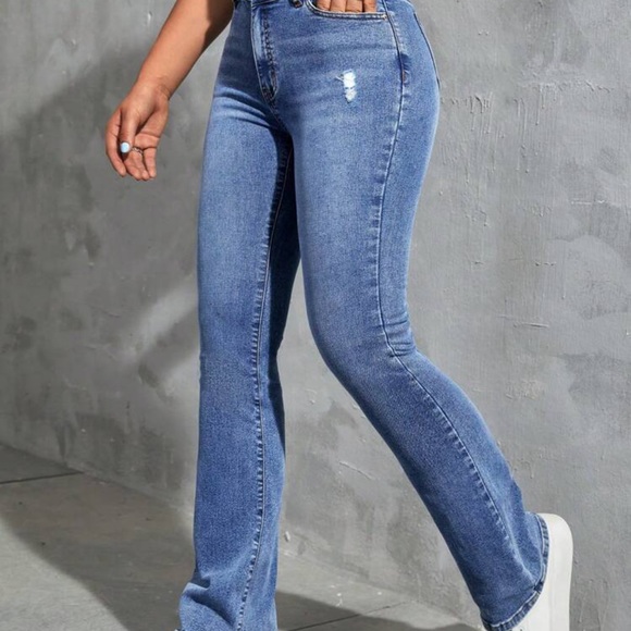 Spring Ripped Flare Leg Jeans - Picture 4 of 5